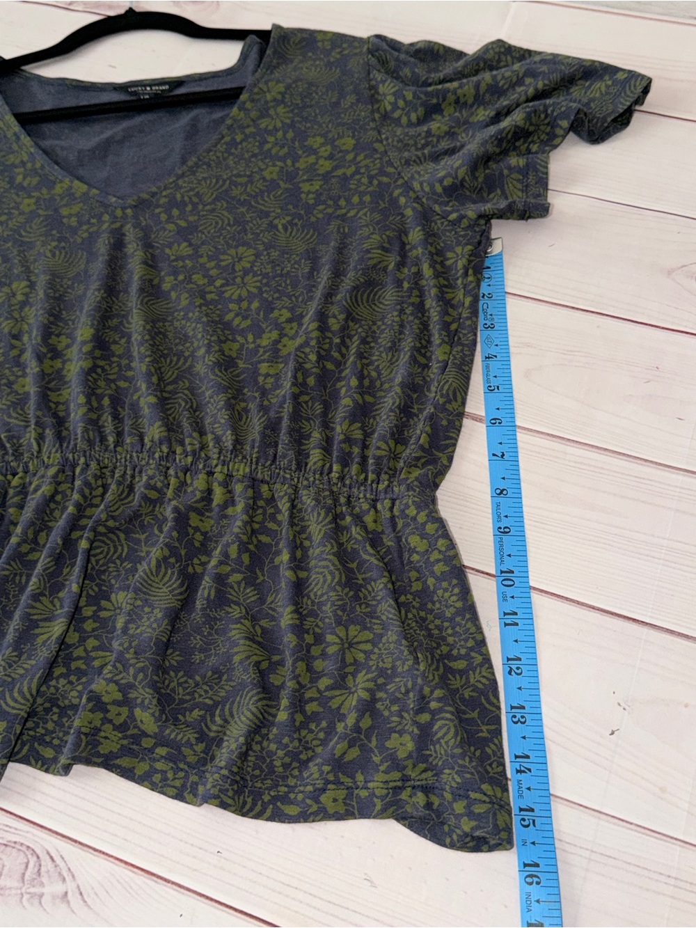 Lucky Brand Olive Green Floral V-Neck Peplum Top Size Large - Picture 6 of 6